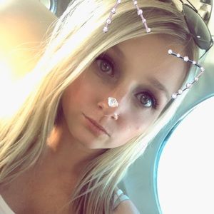 Meet your Posher, Kenzie